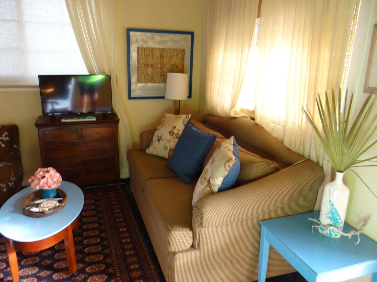 Rollezz Villas Beach Resort Old Bight Экстерьер фото